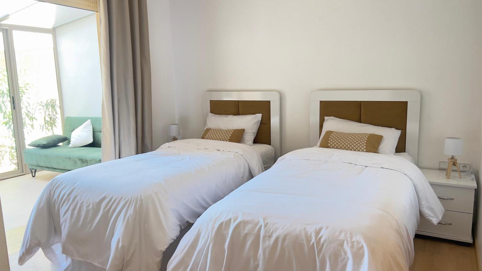 Appartement De Luxe Avec Jardin Vue Sur La Piscine Golf Securise 24H Sur 24 A 5 Minutes De L Aeroport มาร์ราเกช ภายนอก รูปภาพ