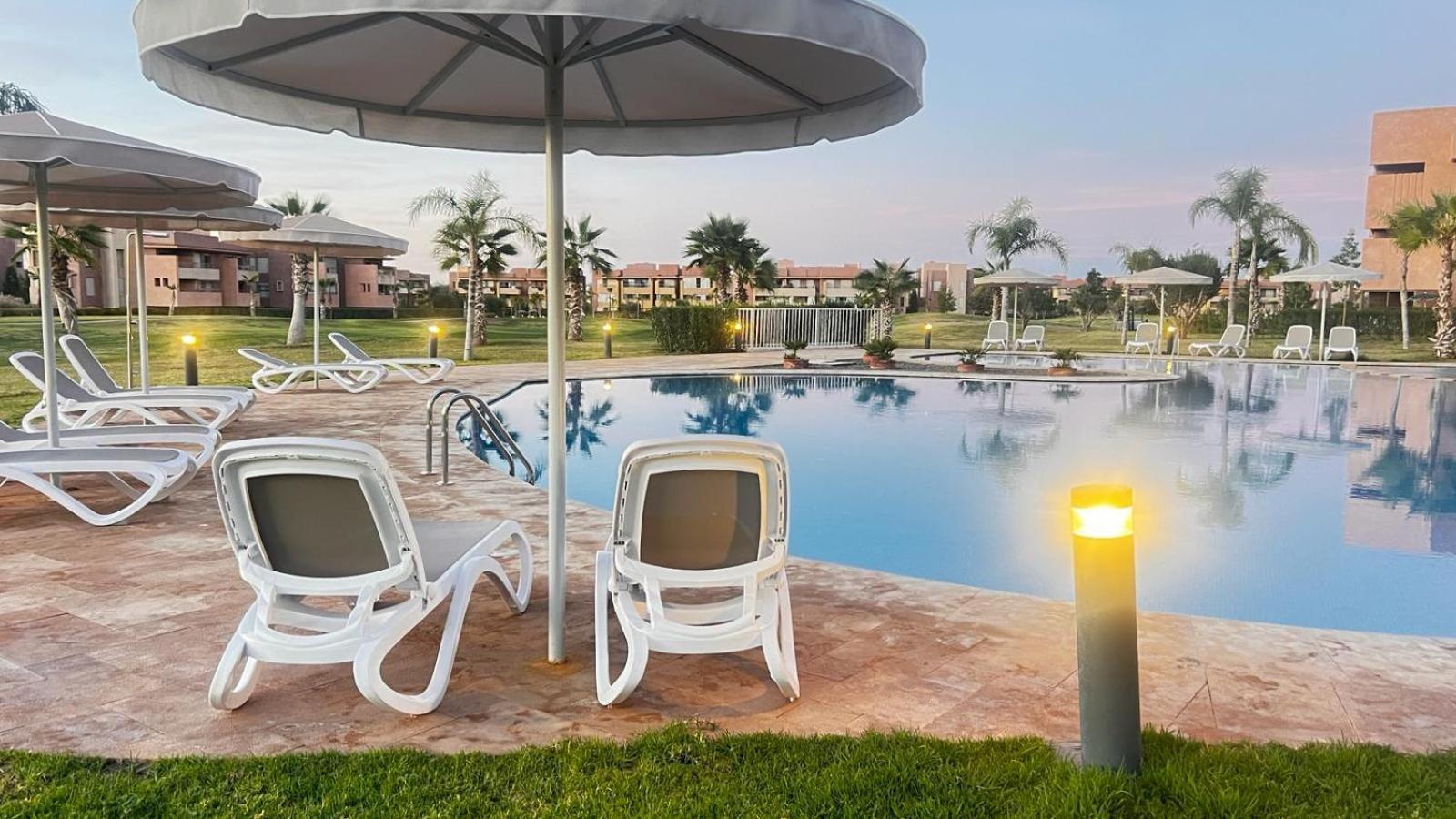 Appartement De Luxe Avec Jardin Vue Sur La Piscine Golf Securise 24H Sur 24 A 5 Minutes De L Aeroport มาร์ราเกช ภายนอก รูปภาพ
